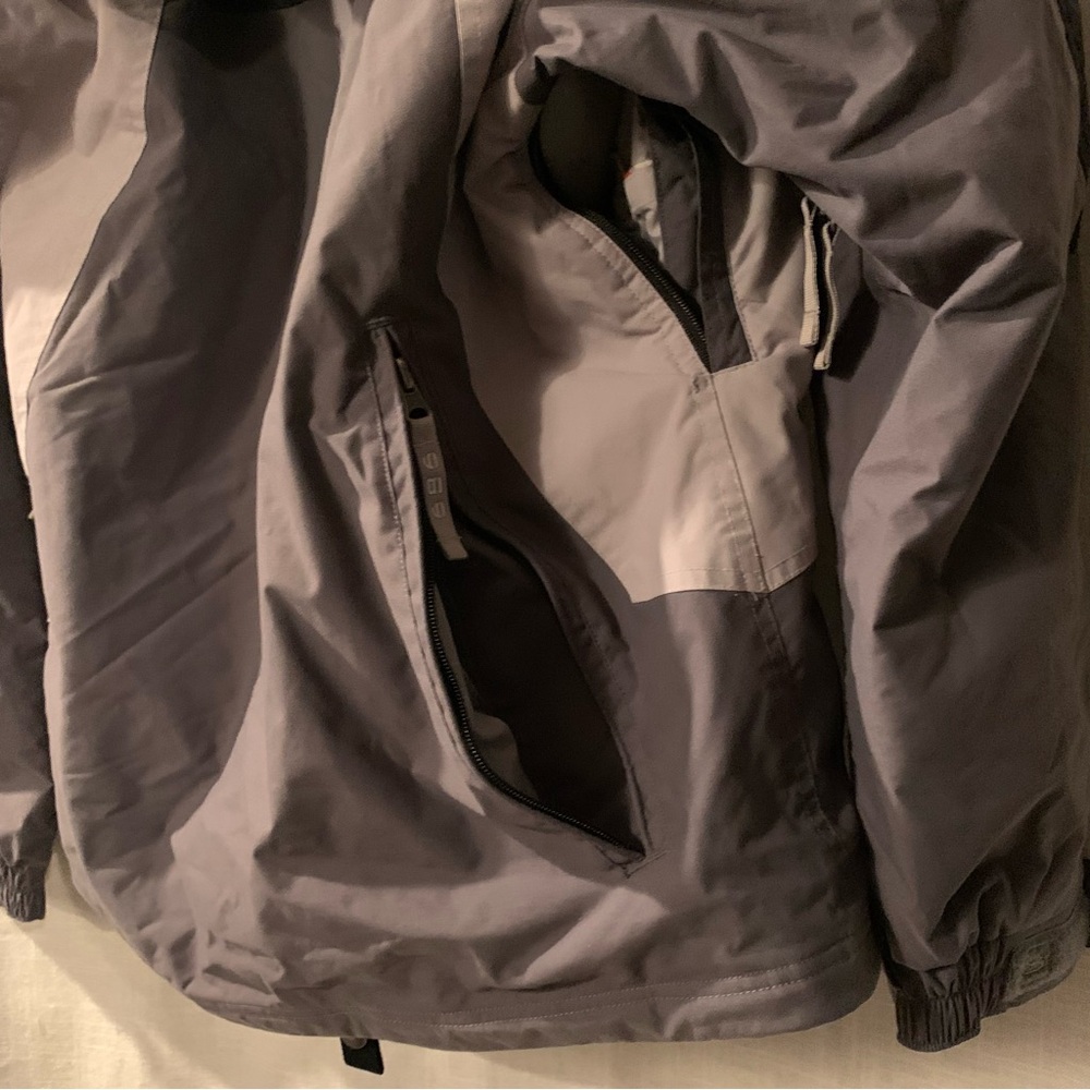 686 jacket - Picture 15 of 15
